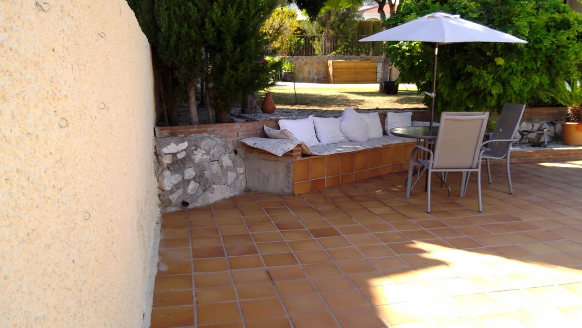 4 bedroom Villa for sale in Alhaurin de la Torre with pool - € 825,000 (Ref: 9480330)