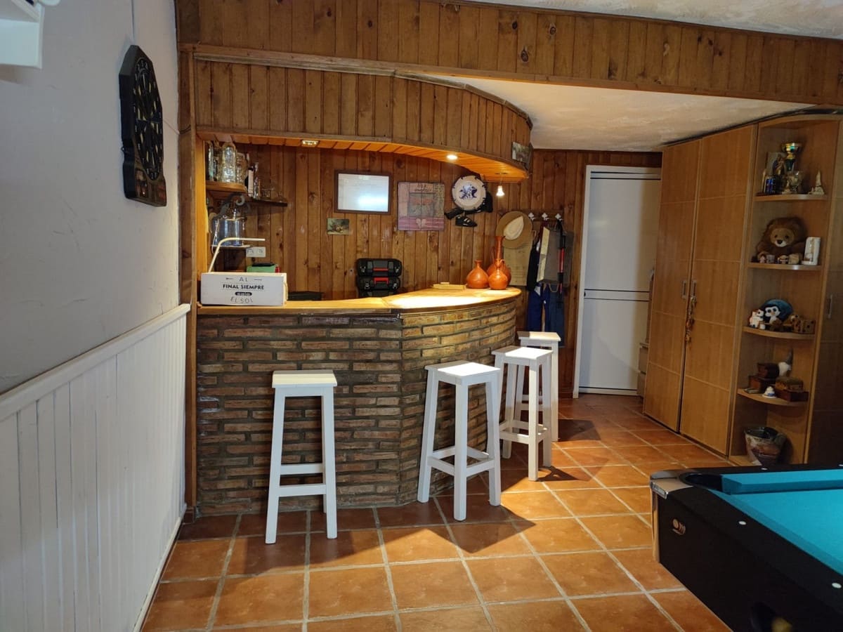 4 bedroom Villa for sale in Alhaurin de la Torre with pool - € 825,000 (Ref: 9480330)