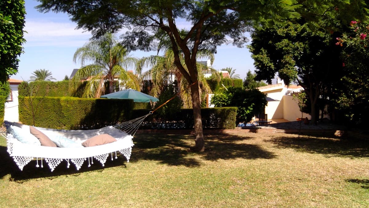 4 bedroom Villa for sale in Alhaurin de la Torre with pool - € 825,000 (Ref: 9480330)