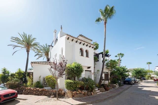 4 bedroom Townhouse for sale in Benahavís pueblo, Benahavís with pool - € 825,000 (Ref: 9480331)