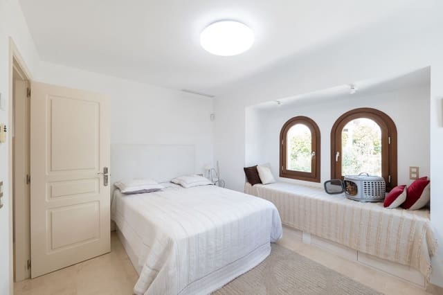 4 bedroom Townhouse for sale in Benahavís pueblo, Benahavís with pool - € 825,000 (Ref: 9480331)