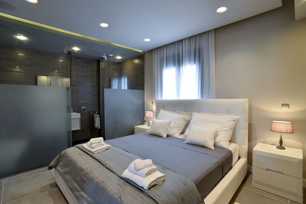 2 bedroom Apartment for sale in Puerto Banus - € 830,000 (Ref: 9480334)