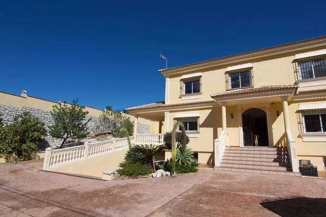 4 bedroom Villa for sale in Alhaurín de la Torre with pool garage - € 830,000 (Ref: 9480335)