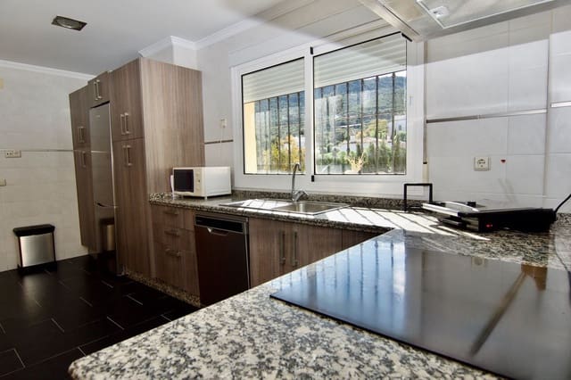 4 bedroom Villa for sale in Alhaurín de la Torre with pool garage - € 830,000 (Ref: 9480335)