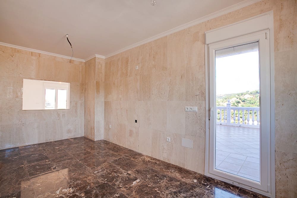 4 sovrum Villa till salu i Estepona med pool garage - 950 000 € (Ref: 9480336)