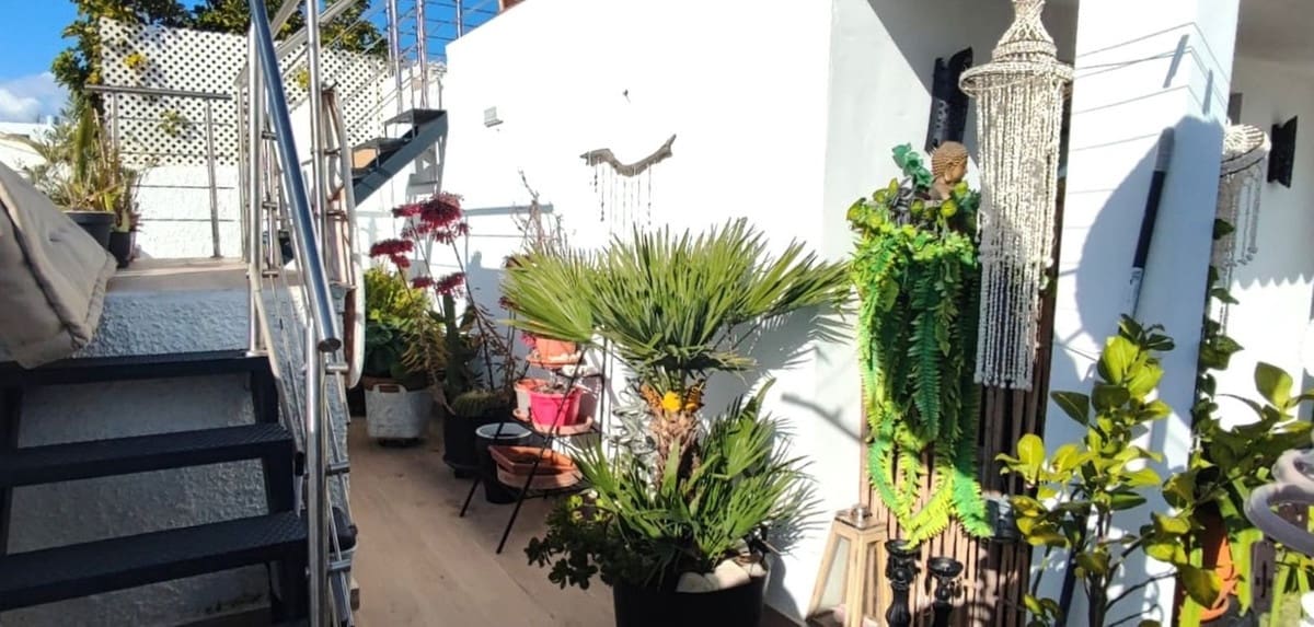 3 soveværelse Semi-Rækkehus til salg i Estepona - € 836.000 (Ref: 9480339)