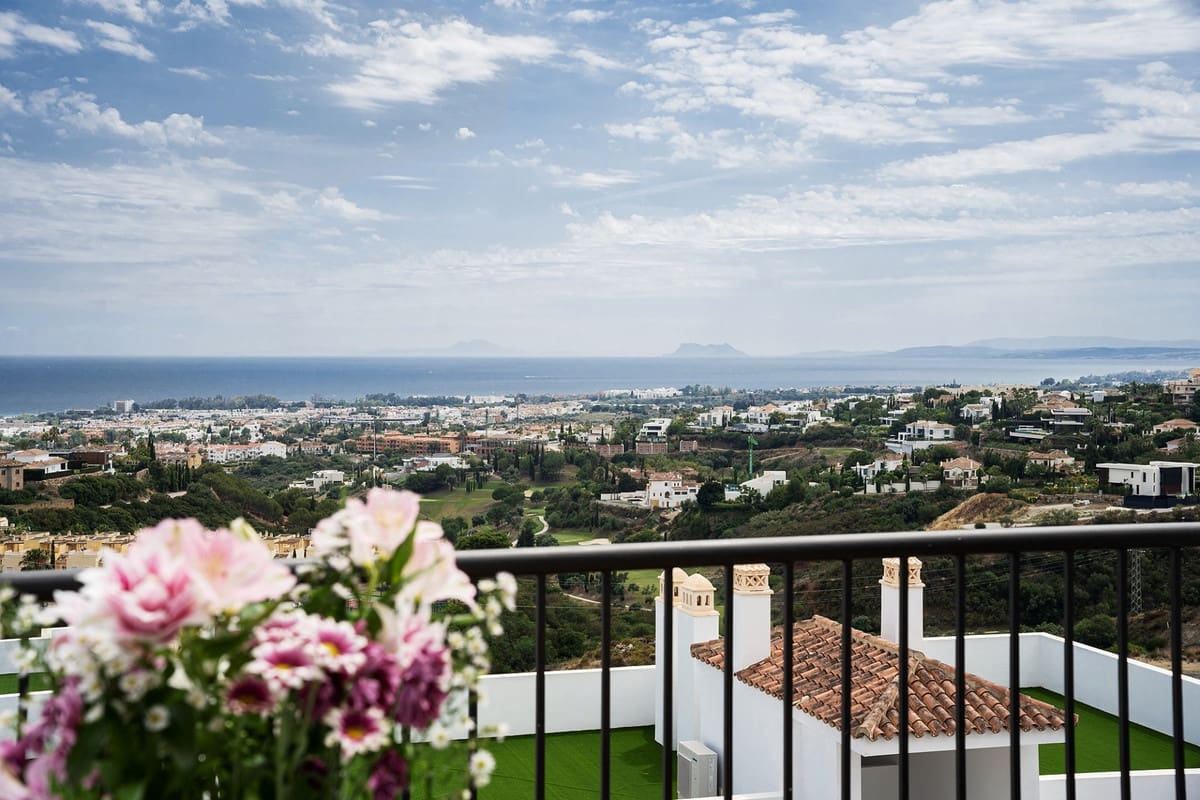 2 soveværelse Penthouse til salg i Benahavis med swimmingpool - € 839.000 (Ref: 9480342)