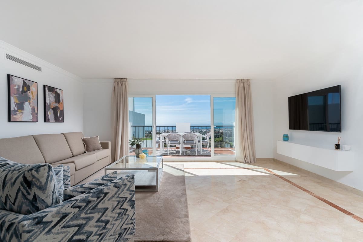 2 soveværelse Penthouse til salg i Benahavis med swimmingpool - € 839.000 (Ref: 9480342)