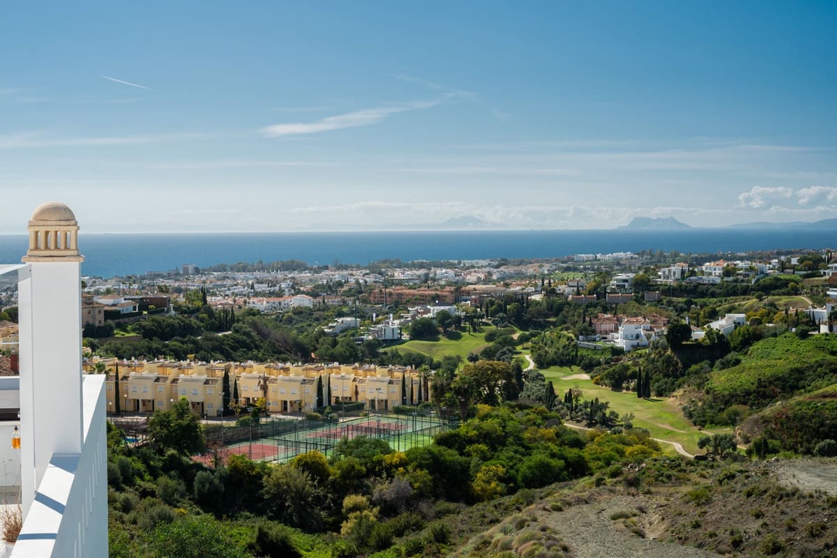 2 soveværelse Penthouse til salg i Benahavis med swimmingpool - € 839.000 (Ref: 9480342)