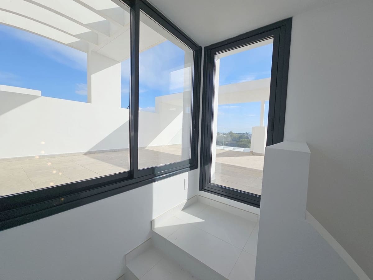 Ático de 2 habitaciones en El Paraiso en venta con piscina - 840.000 € (Ref: 9480343)