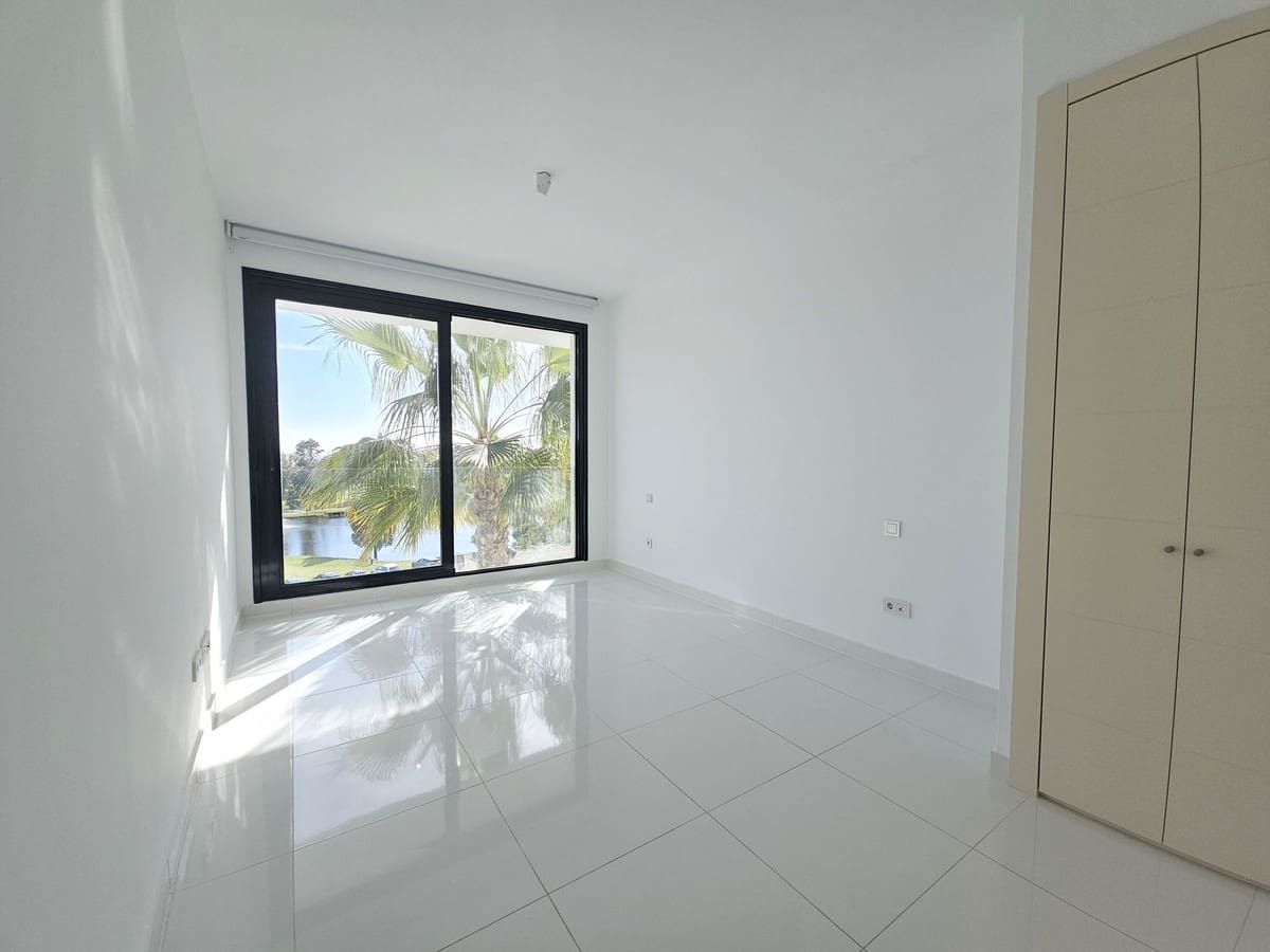 Ático de 2 habitaciones en El Paraiso en venta con piscina - 840.000 € (Ref: 9480343)