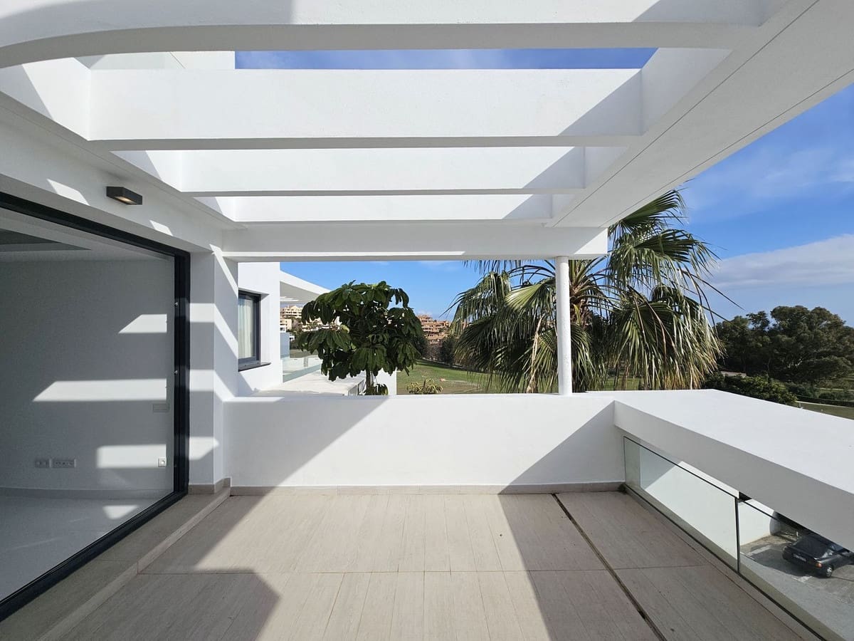 Ático de 2 habitaciones en El Paraiso en venta con piscina - 840.000 € (Ref: 9480343)