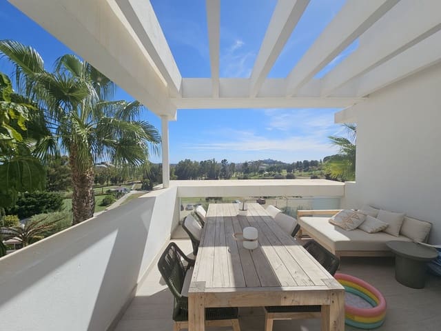 Ático de 2 habitaciones en El Paraiso, Estepona en venta con piscina - 840.000 € (Ref: 9480343)