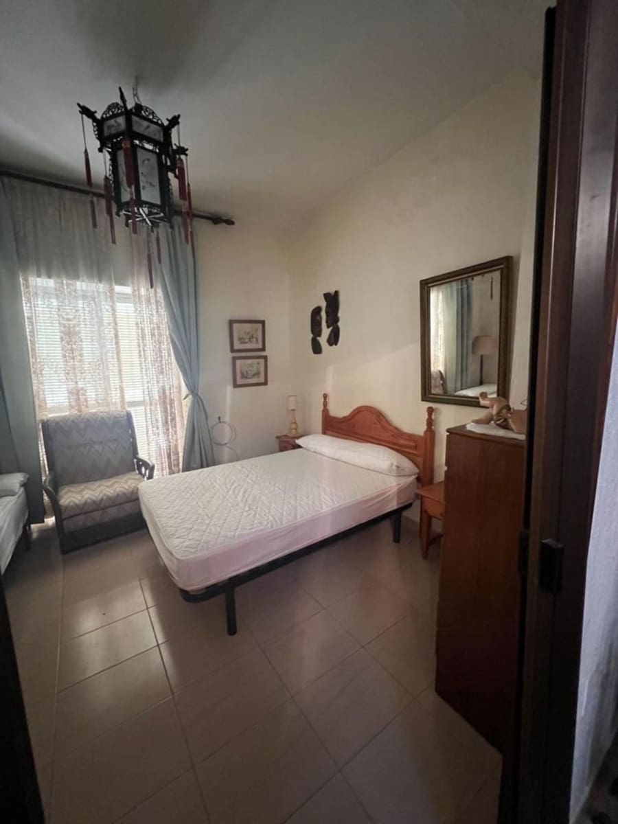 12 soveværelse Semi-Rækkehus til salg i Estepona - € 840.000 (Ref: 9480344)