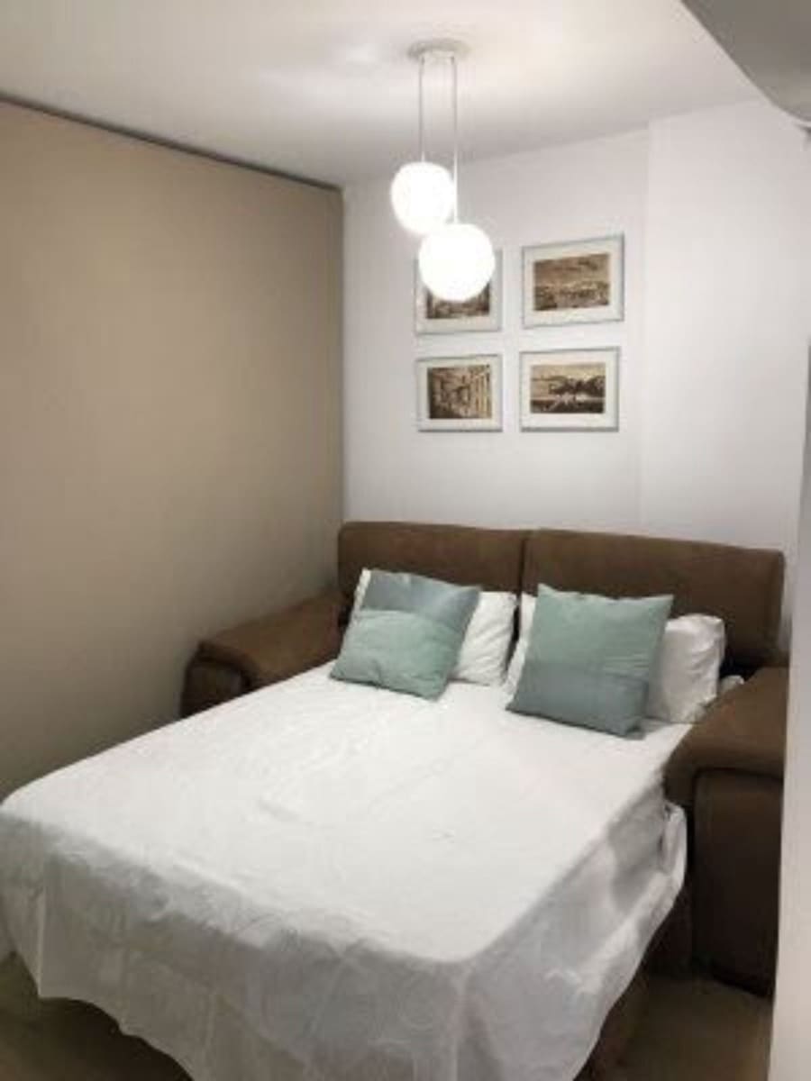 12 soveværelse Semi-Rækkehus til salg i Estepona - € 840.000 (Ref: 9480344)