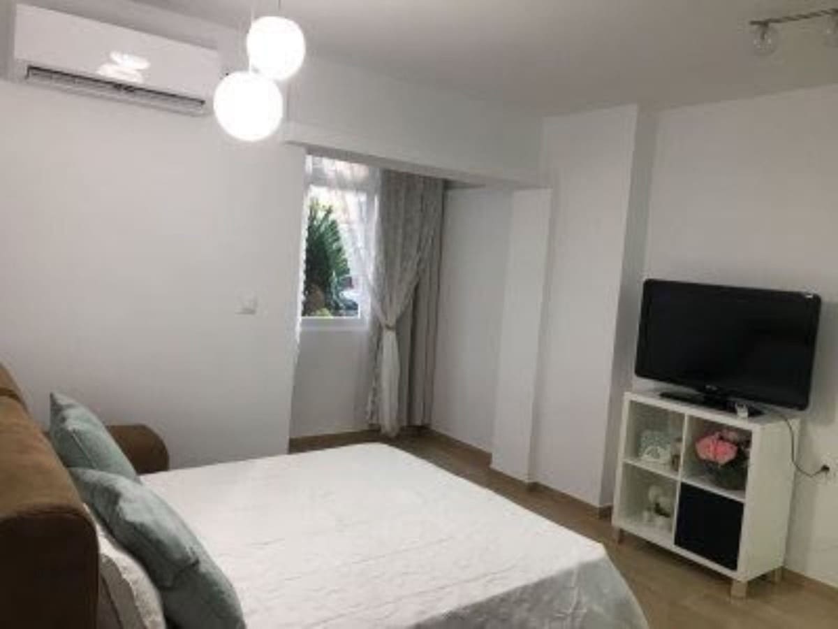 12 soveværelse Semi-Rækkehus til salg i Estepona - € 840.000 (Ref: 9480344)