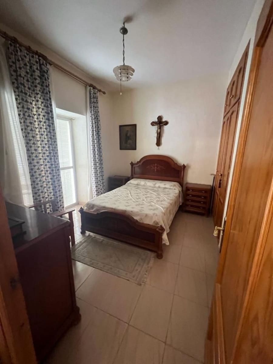 12 soveværelse Semi-Rækkehus til salg i Estepona - € 840.000 (Ref: 9480344)