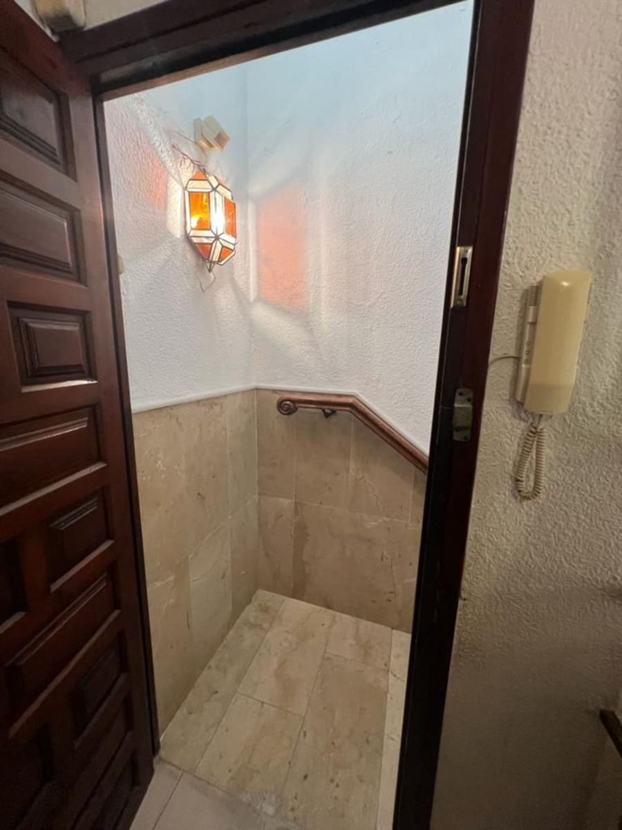 12 soveværelse Semi-Rækkehus til salg i Estepona - € 840.000 (Ref: 9480344)