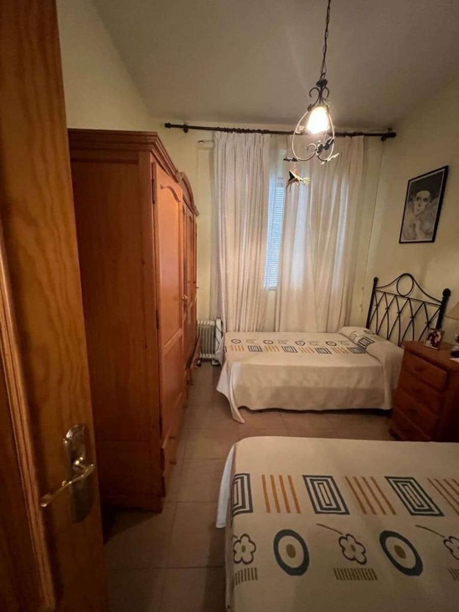 12 soveværelse Semi-Rækkehus til salg i Estepona - € 840.000 (Ref: 9480344)