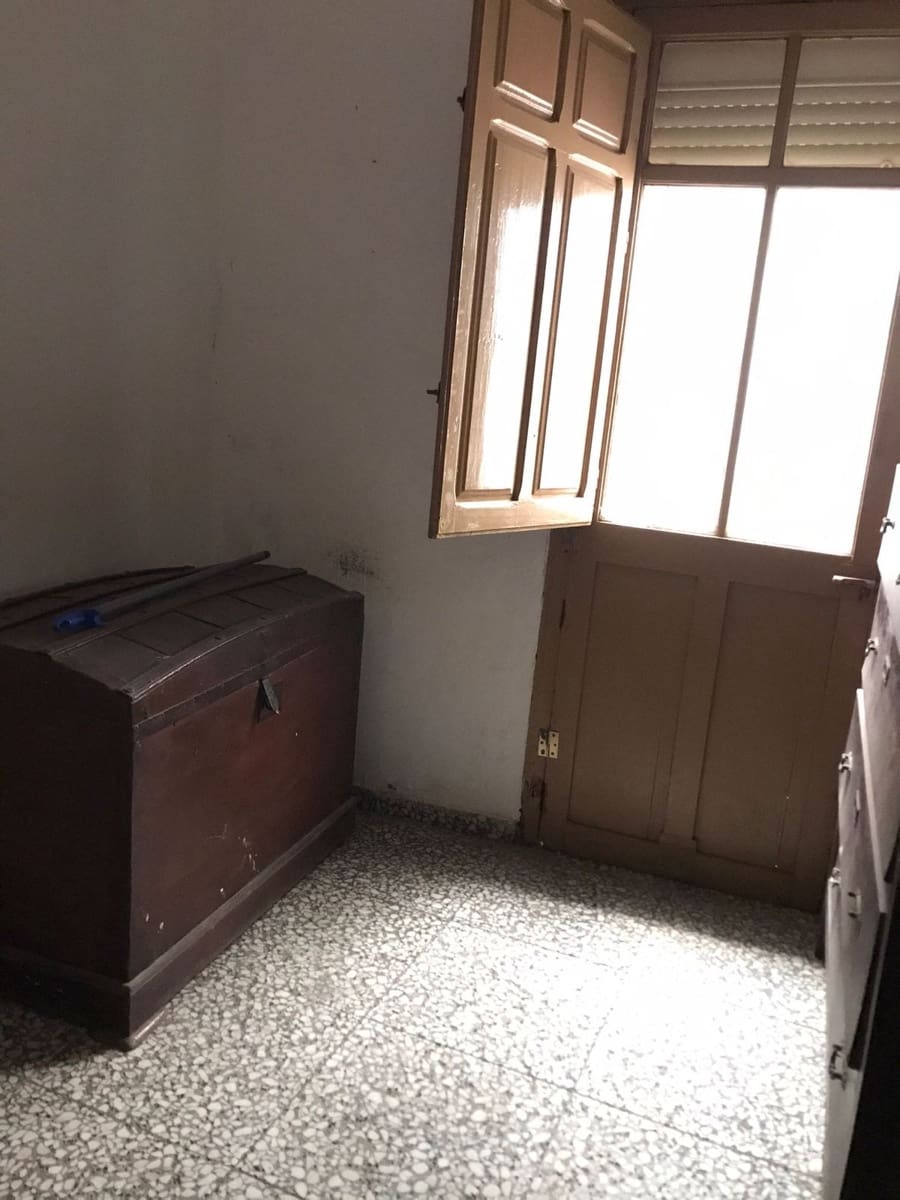 Casa de 8 habitaciones en Estepona en venta - 840.000 € (Ref: 9480345)