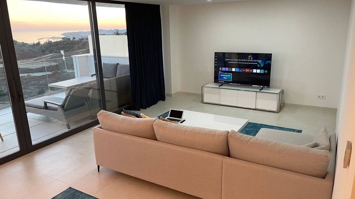 2 bedroom Apartment for sale in Fuengirola with pool - € 845,000 (Ref: 9480348)