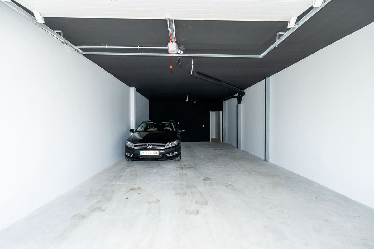 Casa de 3 habitaciones en El Chaparral en venta con piscina garaje - 845.000 € (Ref: 9480349)