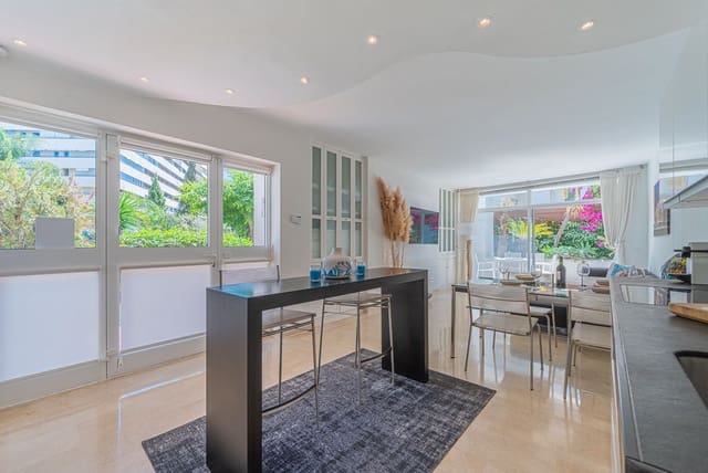 1 bedroom Apartment for sale in Marbella with pool - € 849,000 (Ref: 9480352)