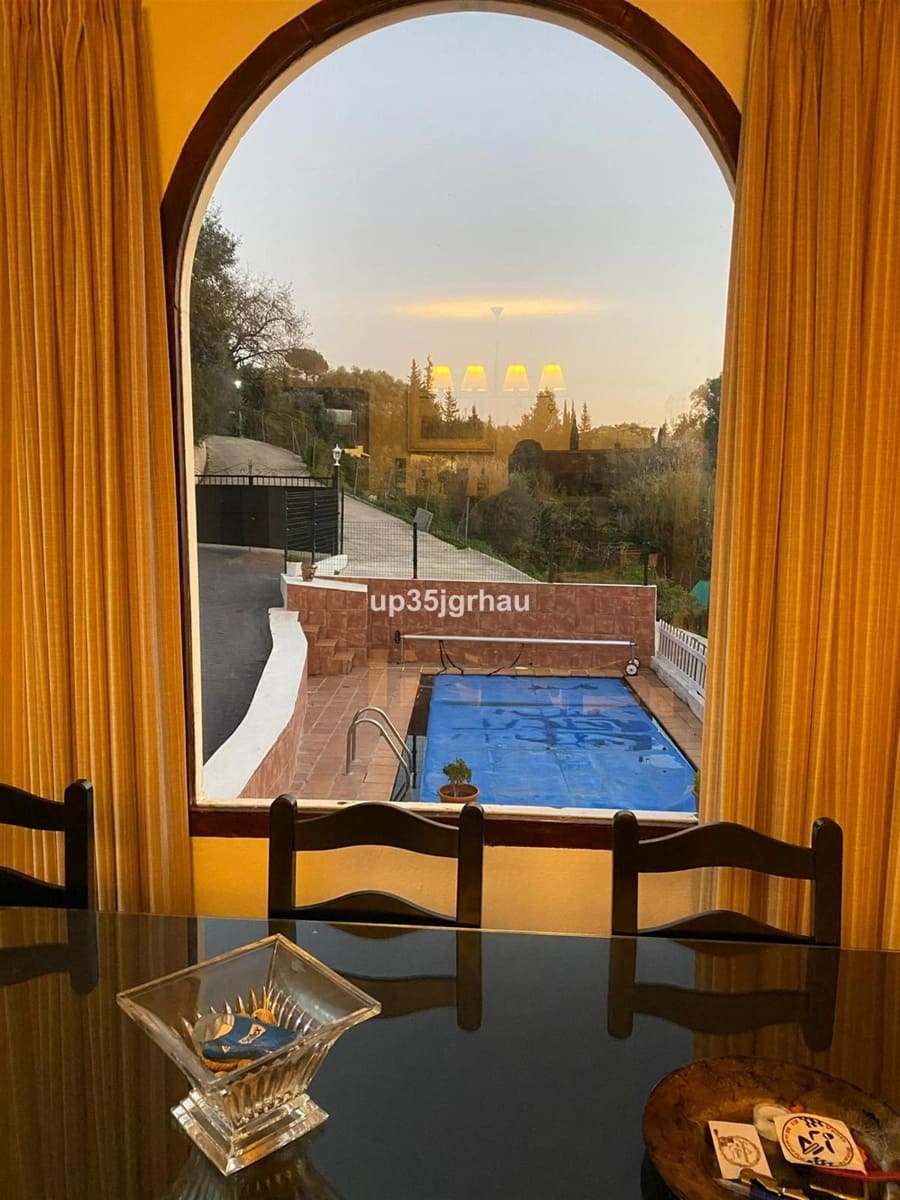 6 soverom Villa til salgs i Estepona med svømmebasseng garasje - € 849 900 (Ref: 9480354)