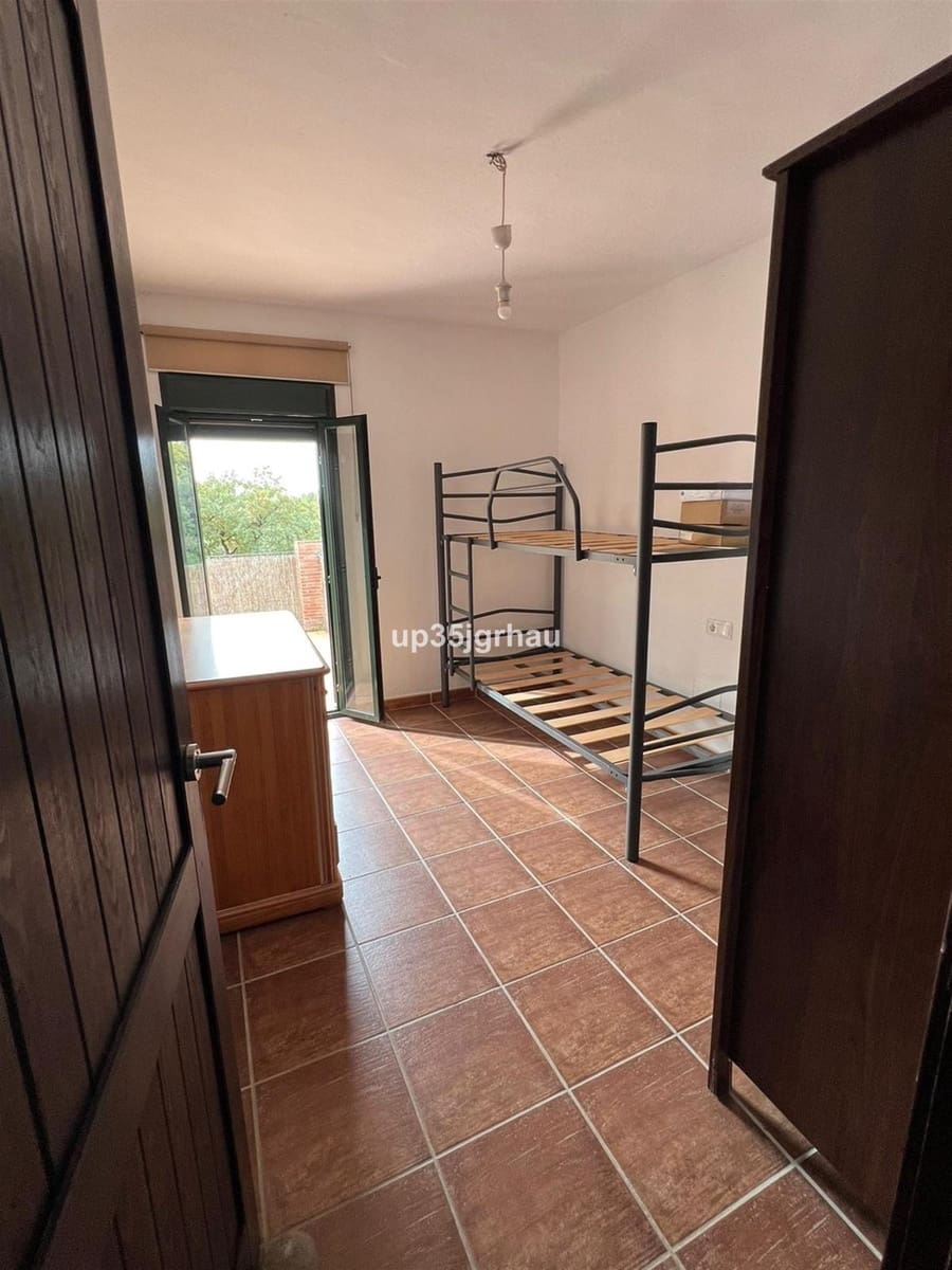 6 soverom Villa til salgs i Estepona med svømmebasseng garasje - € 849 900 (Ref: 9480354)