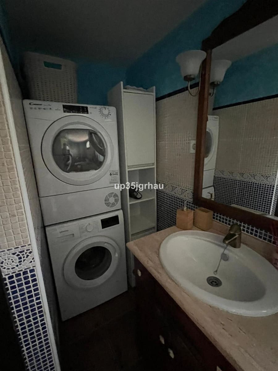 6 soverom Villa til salgs i Estepona med svømmebasseng garasje - € 849 900 (Ref: 9480354)