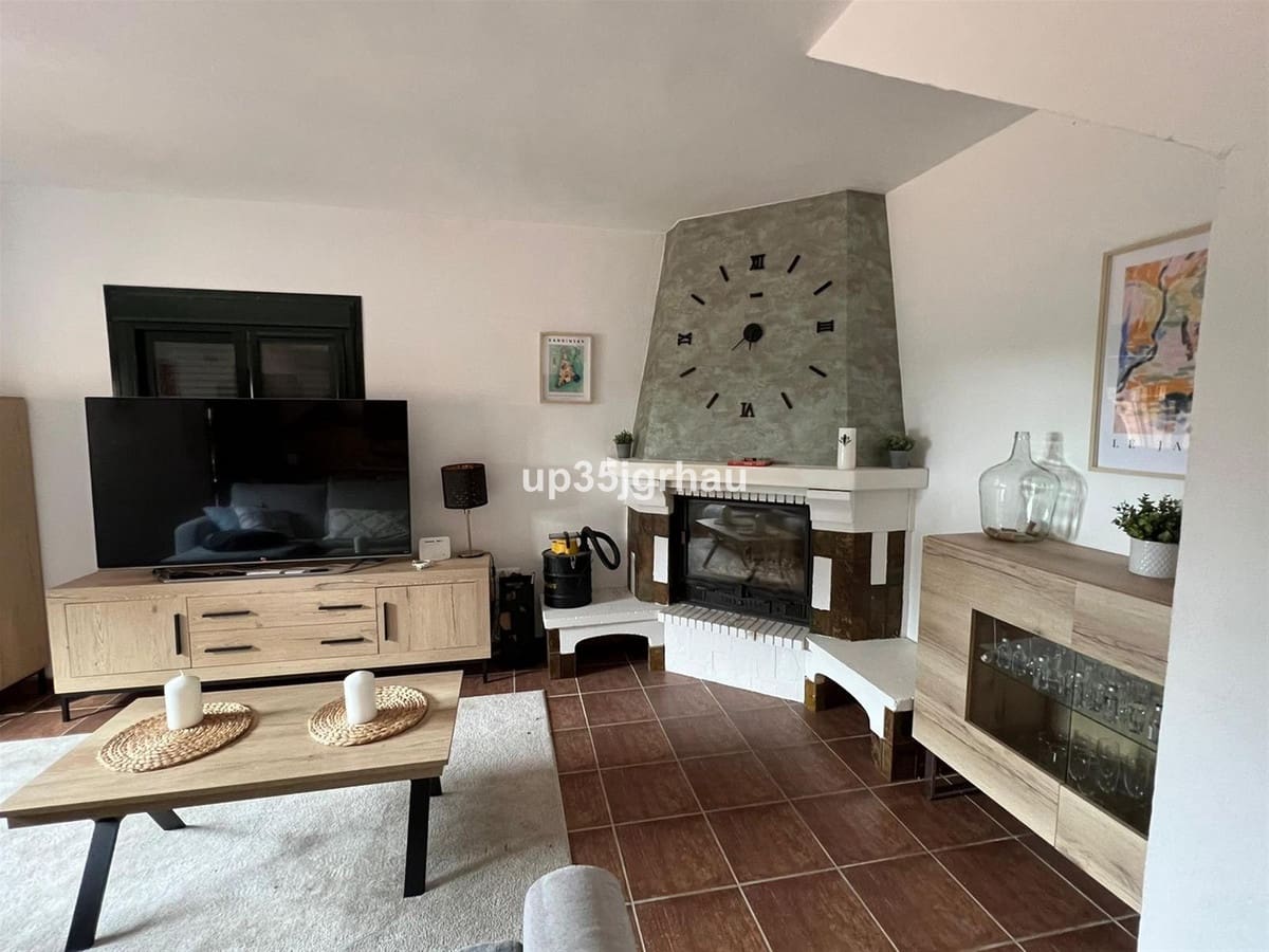 6 soverom Villa til salgs i Estepona med svømmebasseng garasje - € 849 900 (Ref: 9480354)