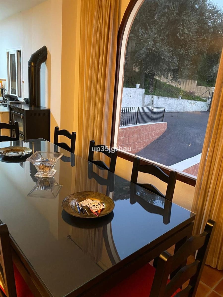 6 soverom Villa til salgs i Estepona med svømmebasseng garasje - € 849 900 (Ref: 9480354)