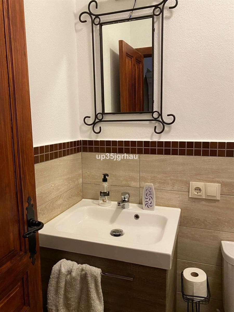 6 soverom Villa til salgs i Estepona med svømmebasseng garasje - € 849 900 (Ref: 9480354)