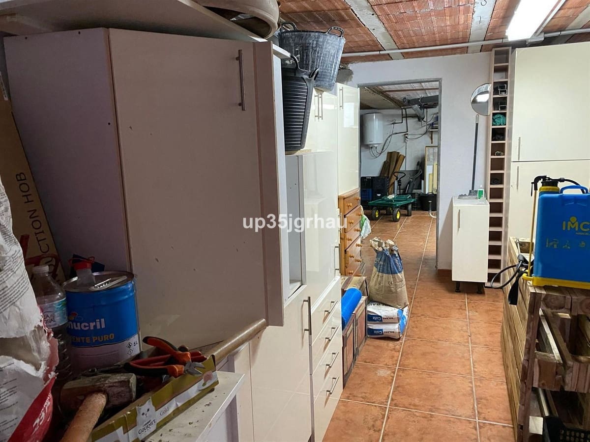 6 soverom Villa til salgs i Estepona med svømmebasseng garasje - € 849 900 (Ref: 9480354)