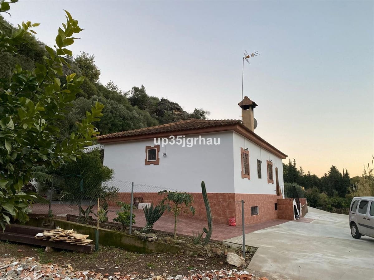 6 soverom Villa til salgs i Estepona med svømmebasseng garasje - € 849 900 (Ref: 9480354)