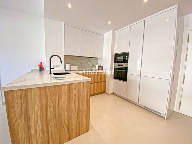 2 soverom Penthouse til salgs i Golden Mile, Marbella med svømmebasseng - € 850 000 (Ref: 9480357)