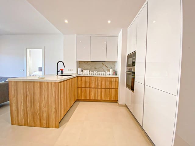 2 soverom Penthouse til salgs i Golden Mile, Marbella med svømmebasseng - € 850 000 (Ref: 9480357)