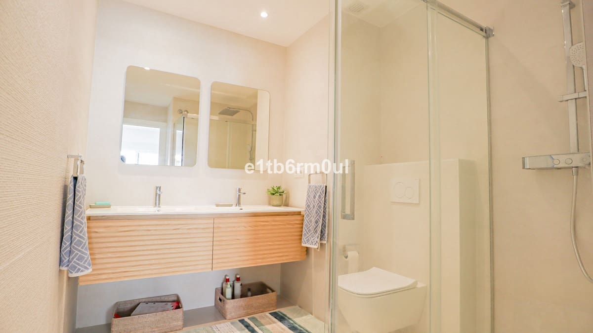 2 bedroom Penthouse for sale in Golden Mile with pool - € 850,000 (Ref: 9480357)