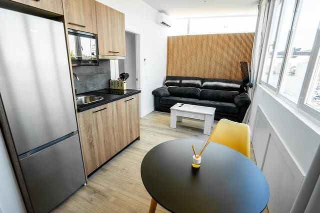 7 soverom Penthouse til salgs i Marbella med svømmebasseng - € 850 000 (Ref: 9480358)