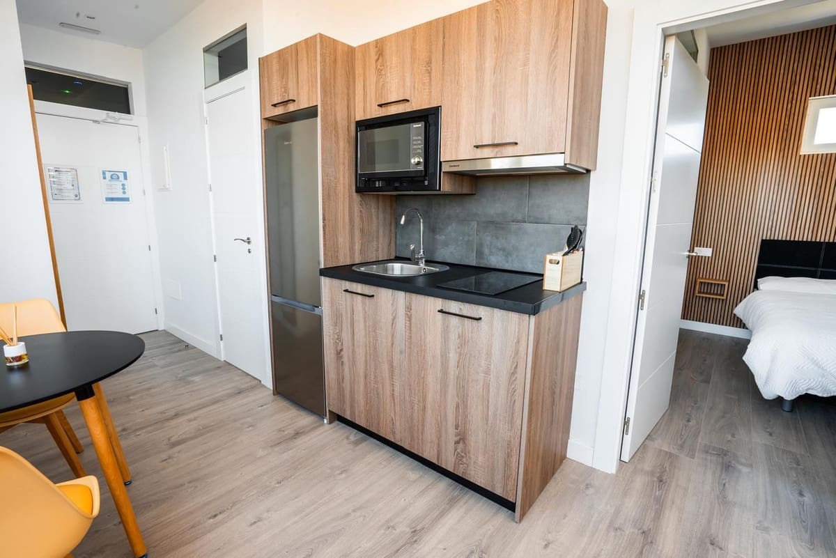 7 soverom Penthouse til salgs i Marbella med svømmebasseng - € 850 000 (Ref: 9480358)