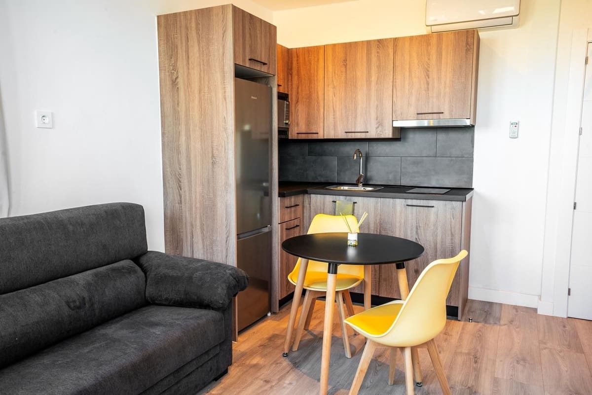 7 soverom Penthouse til salgs i Marbella med svømmebasseng - € 850 000 (Ref: 9480358)