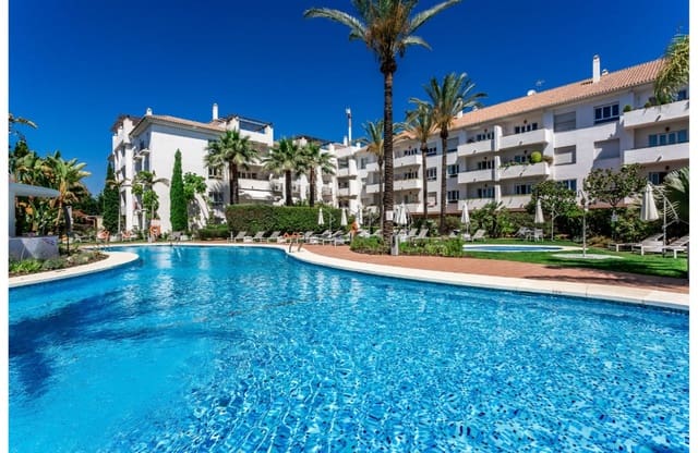 7 soverom Penthouse til salgs i Marbella med svømmebasseng - € 850 000 (Ref: 9480358)