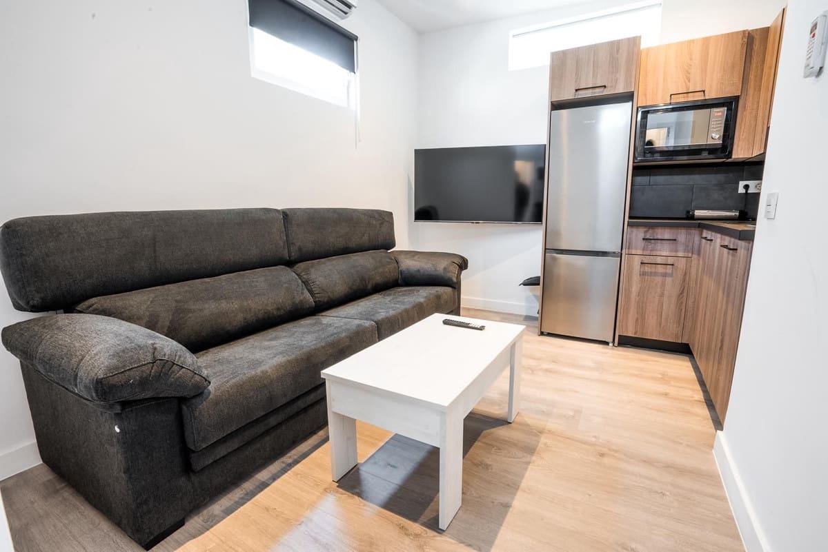 7 soverom Penthouse til salgs i Marbella med svømmebasseng - € 850 000 (Ref: 9480358)