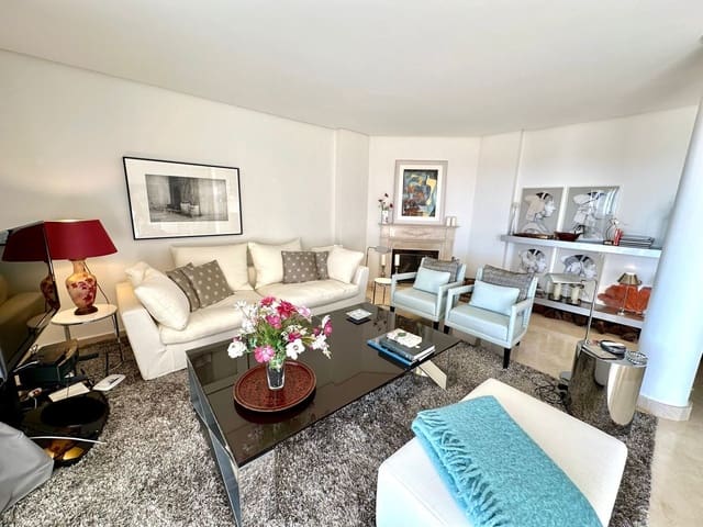 2 soveværelse Penthouse til salg i La Dama de Noche - La Alzambra, Marbella med swimmingpool garage - € 850.000 (Ref: 9480359)