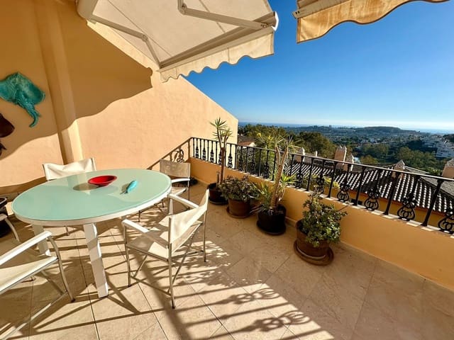 2 soveværelse Penthouse til salg i La Dama de Noche - La Alzambra, Marbella med swimmingpool garage - € 850.000 (Ref: 9480359)