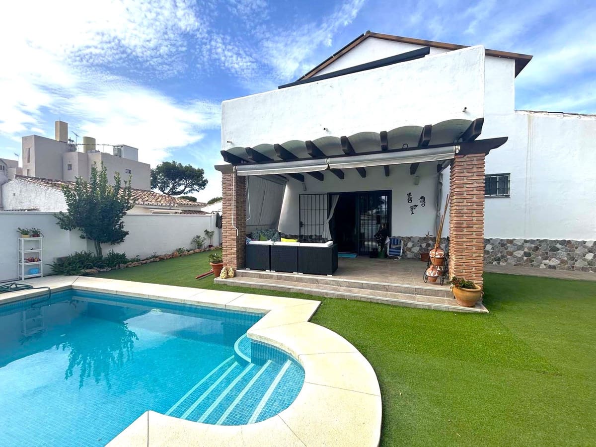 4 bedroom Villa for sale in Calahonda with pool - € 850,000 (Ref: 9480360)
