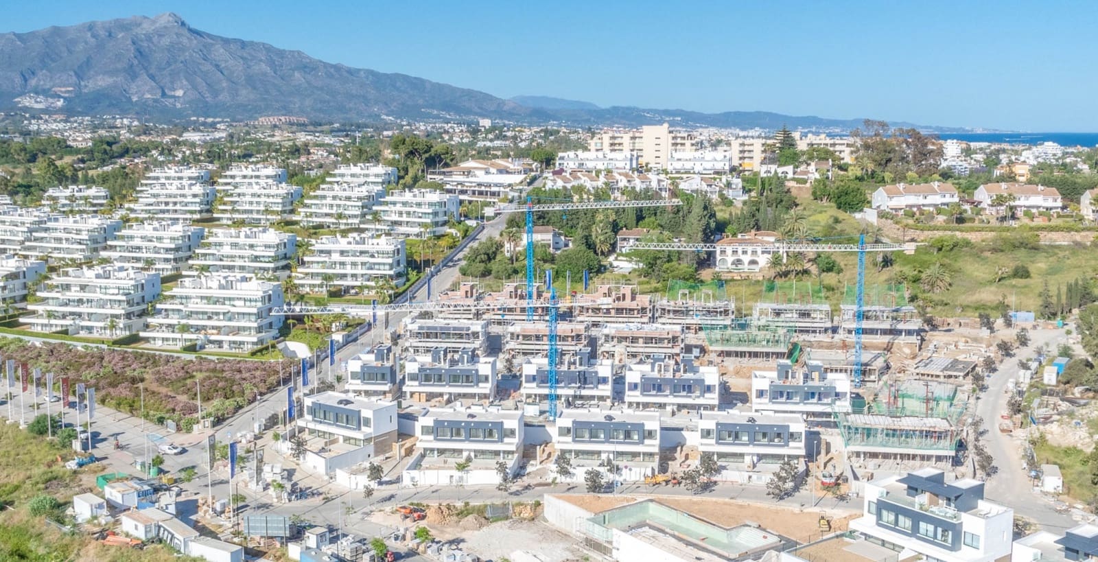 3 soverom Kjedet enebolig til salgs i Marbella med svømmebasseng garasje - € 850 000 (Ref: 9480363)