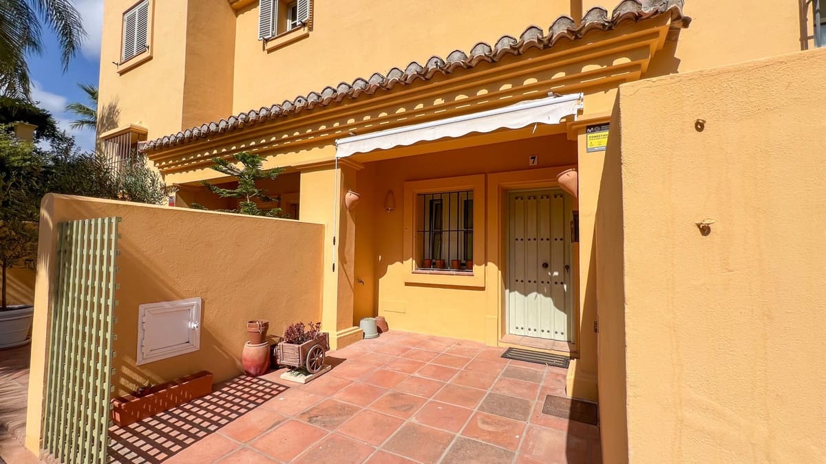 3 makuuhuone Omakotitalo myytävänä paikassa Sotogrande - 850 000 € (Ref: 9480366)