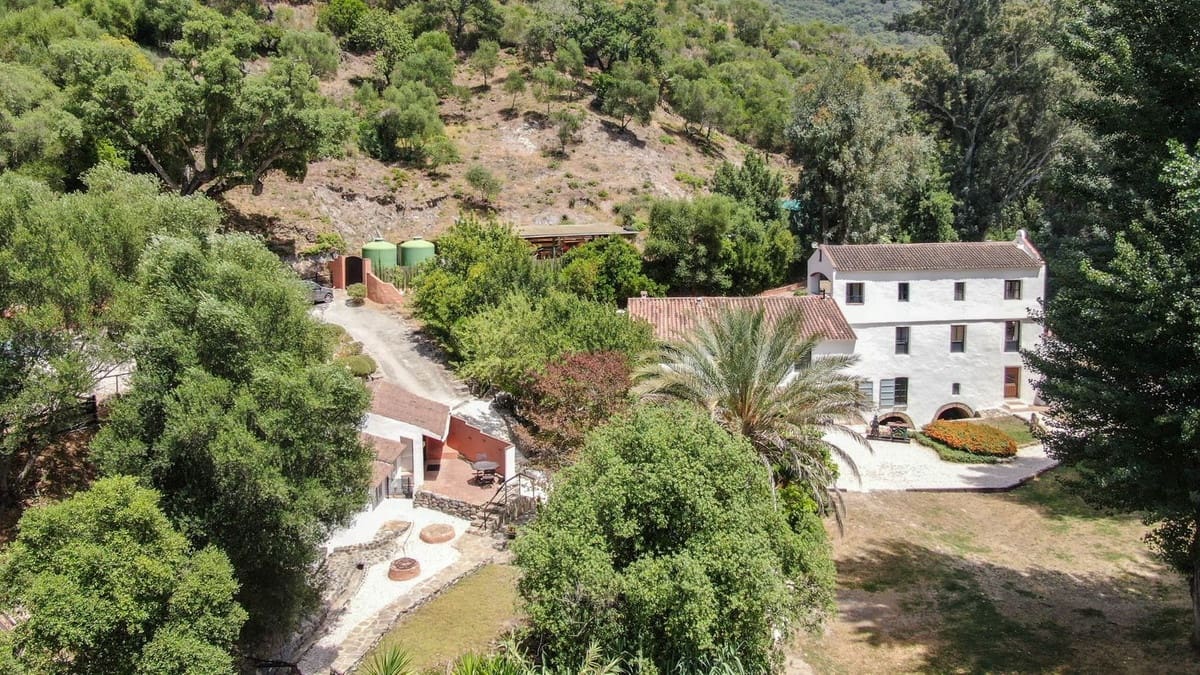 Finca/Casa Rural de 6 habitaciones en Gaucín en venta con piscina - 850.000 € (Ref: 9480368)