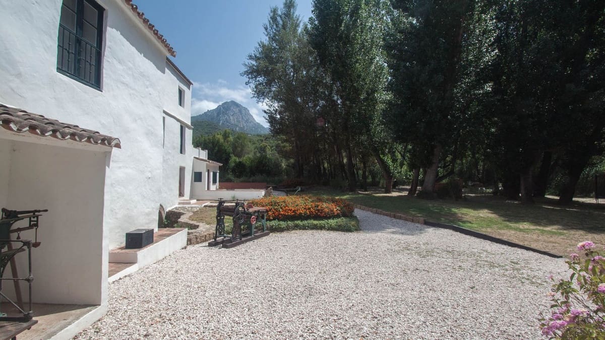 6 soveværelse Finca/Landehus til salg i Gaucin med swimmingpool - € 850.000 (Ref: 9480368)